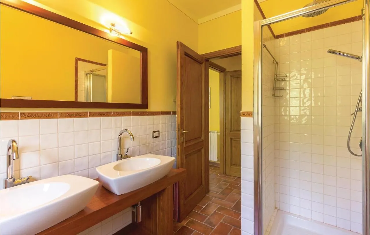 2 Bedroom Nice Home In Camaiore Lu Corsanico-Bargecchia Holiday home